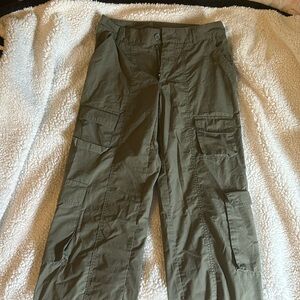 Low waisted, y2k, army green cargo pants